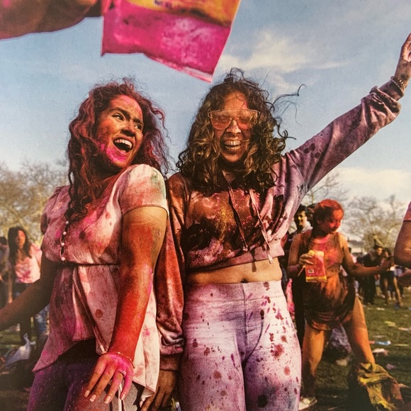 Meet your Posher, PhoebeNoel - Picture 7 of 15